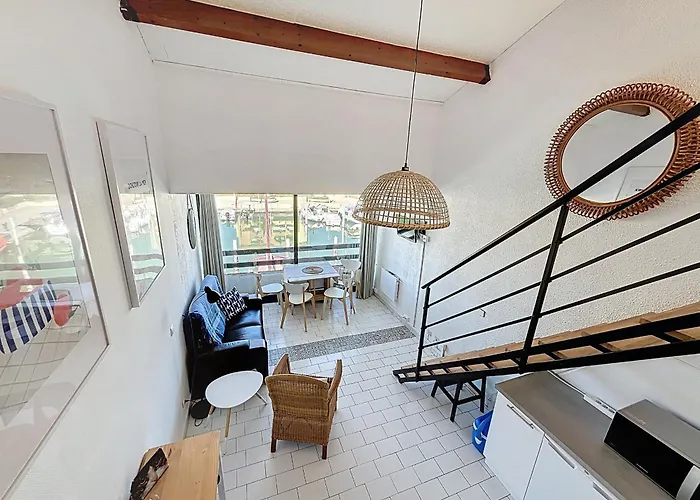 Carnon - F2 Mezzanine Confort Sur Port, Renove Et Bien Equipe - Fr-1-715-105 *